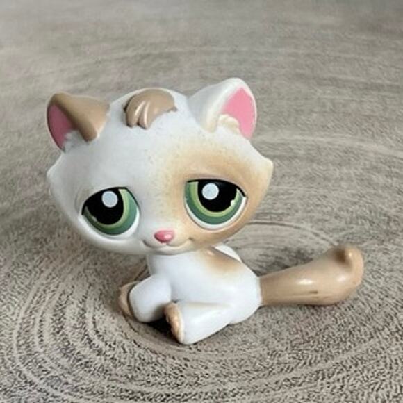 Littlest Pet Shop Kitten #197 Cream White Green Eyed Tan Patches 2004 - Picture 1 of 3